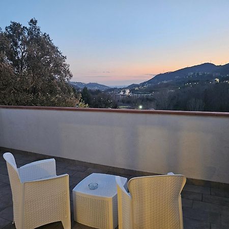 Setteabbracci Suite & Apartments Бароніссі Екстер'єр фото