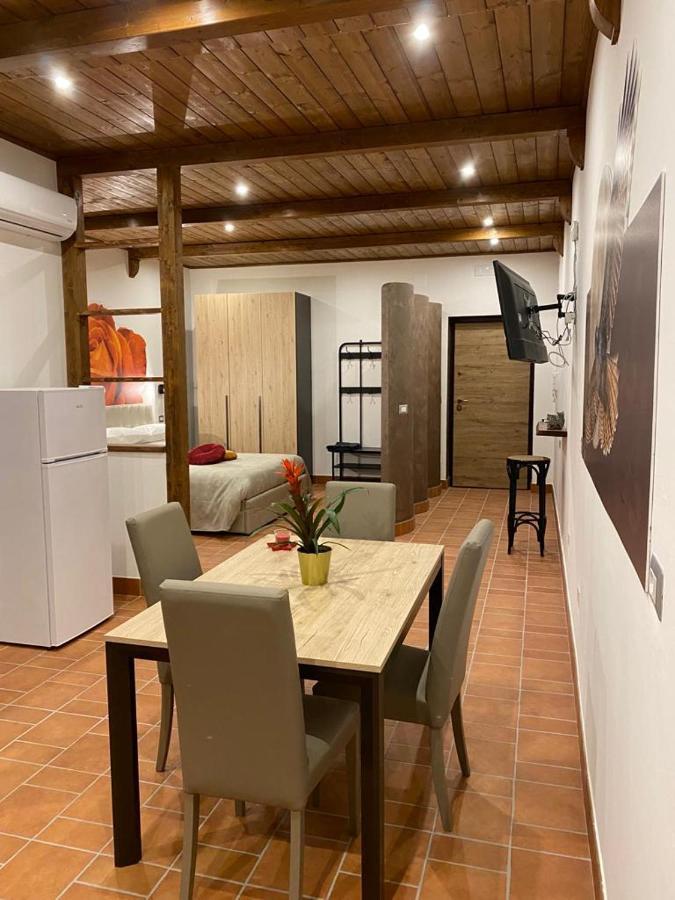 Setteabbracci Suite & Apartments Бароніссі Екстер'єр фото