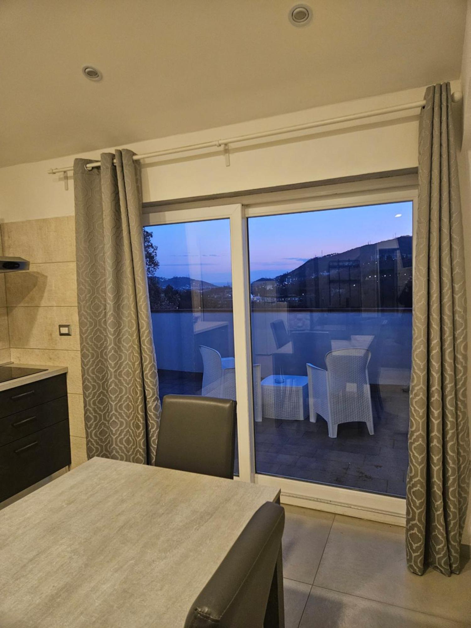 Setteabbracci Suite & Apartments Бароніссі Номер фото